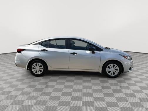 Brilliant Silver Metallic 2021 Nissan Versa 1.6 S