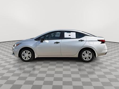 Brilliant Silver Metallic 2021 Nissan Versa 1.6 S