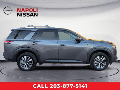 2023 Nissan Pathfinder SL 4WD