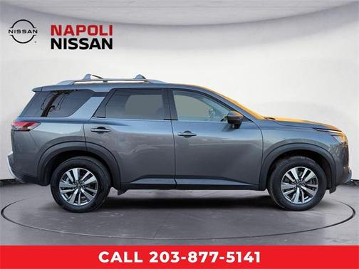 2023 Nissan Pathfinder SL 4WD