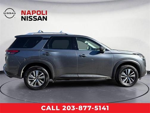 2023 Nissan Pathfinder SL 4WD