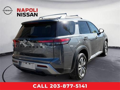 2023 Nissan Pathfinder SL 4WD