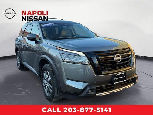 2023 Nissan Pathfinder SL 4WD