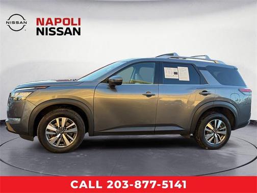 2023 Nissan Pathfinder SL 4WD