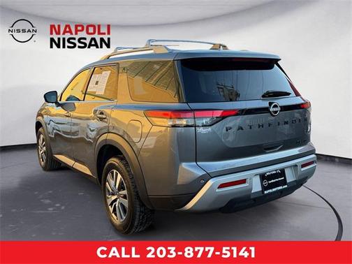 2023 Nissan Pathfinder SL 4WD