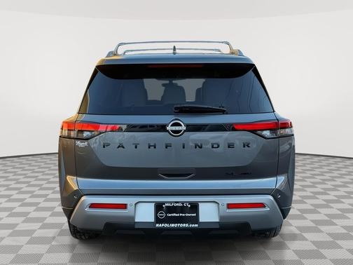 2023 Nissan Pathfinder SL 4WD