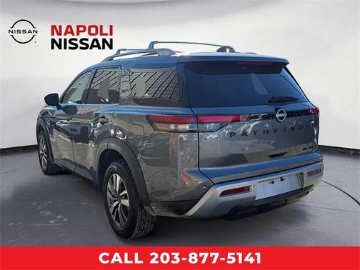 2023 Nissan Pathfinder SL 4WD