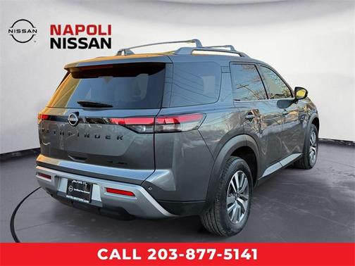 2023 Nissan Pathfinder SL 4WD