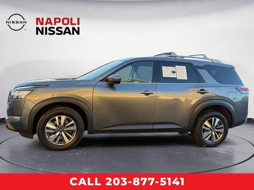 2023 Nissan Pathfinder SL 4WD