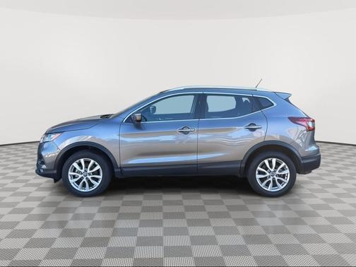 2022 Nissan Rogue Sport SV