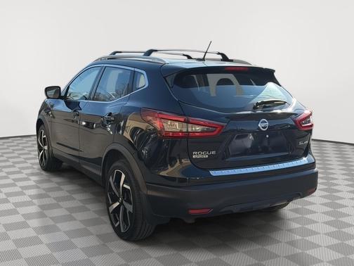 2022 Nissan Rogue Sport SL