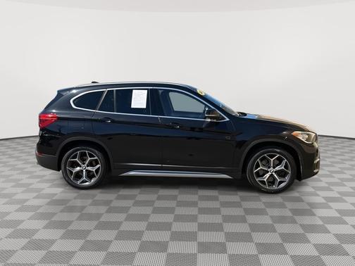 Black Sapphire Metallic 2019 BMW X1 xDrive28i