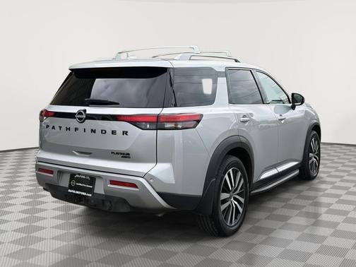 2024 Nissan Pathfinder Platinum 4WD