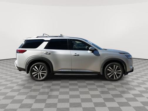 2024 Nissan Pathfinder Platinum 4WD
