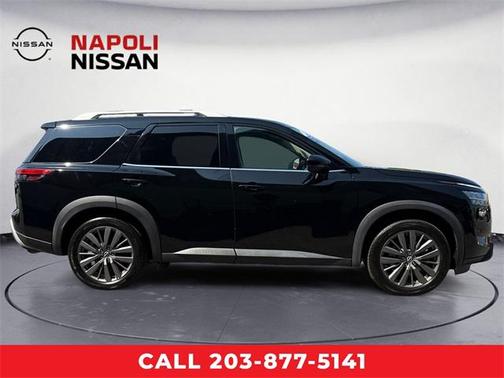2022 Nissan Pathfinder SL 4WD