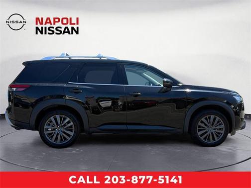 2022 Nissan Pathfinder SL 4WD