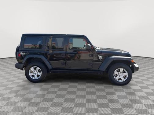 Black Clearcoat 2022 Jeep Wrangler Unlimited Sport