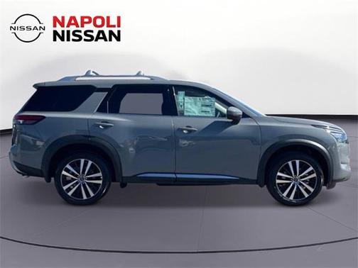 2025 Nissan Pathfinder Platinum 4WD