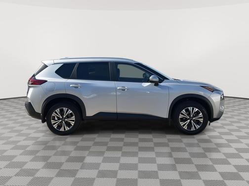 Brilliant Silver Metallic 2023 Nissan Rogue SV