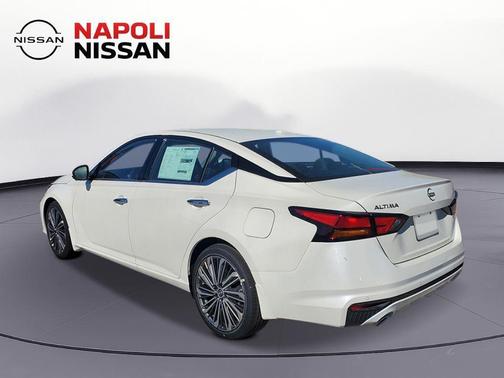 2025 Nissan Altima SL FWD