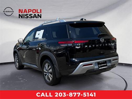 2023 Nissan Pathfinder SL 4WD