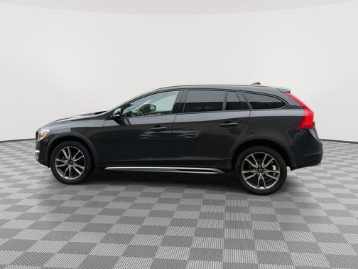 2015 Volvo V60 Cross Country T5