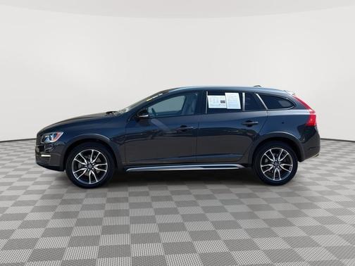 2015 Volvo V60 Cross Country T5