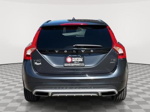 2015 Volvo V60 Cross Country T5