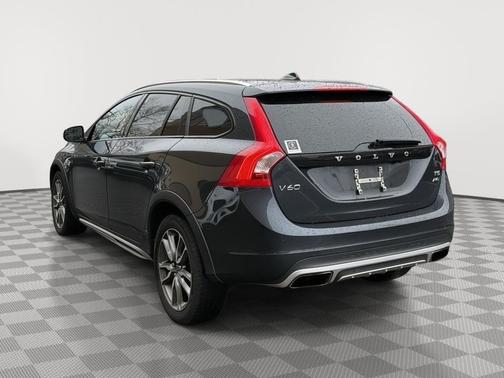 2015 Volvo V60 Cross Country T5
