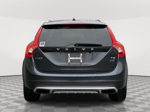 2015 Volvo V60 Cross Country T5