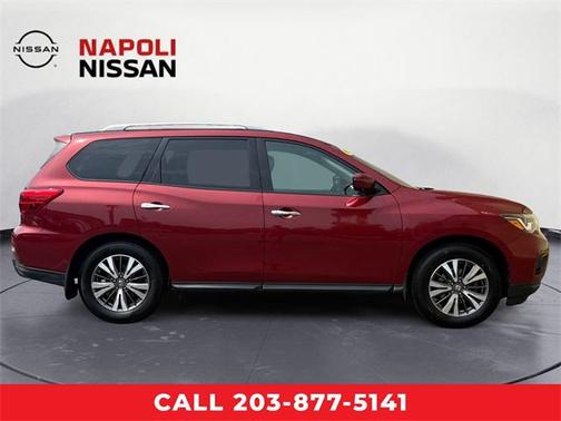 2017 Nissan Pathfinder SL