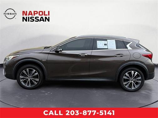 2017 INFINITI QX30 Luxury