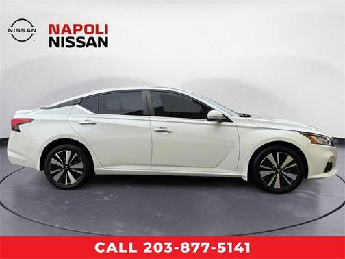 2022 Nissan Altima 2.5 SV