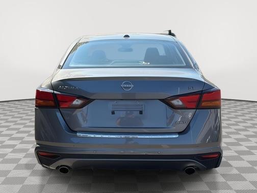 Gun Metallic 2023 Nissan Altima 2.5 SL