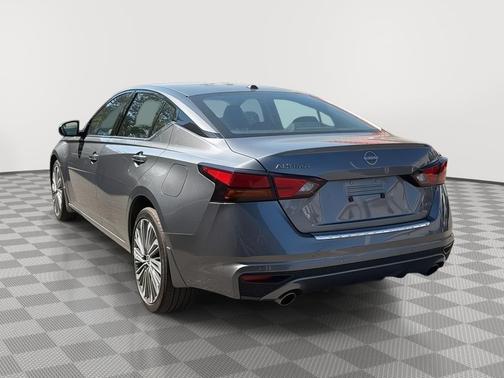 Gun Metallic 2023 Nissan Altima 2.5 SL