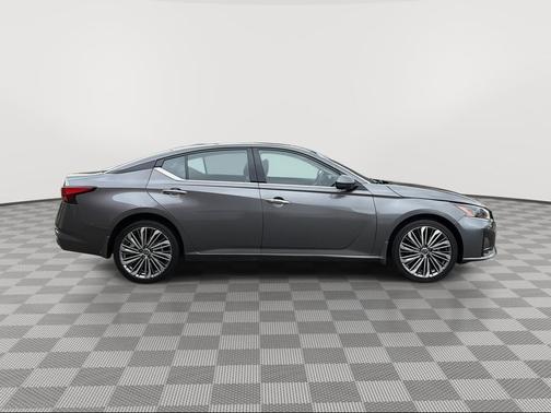 Gun Metallic 2023 Nissan Altima 2.5 SL