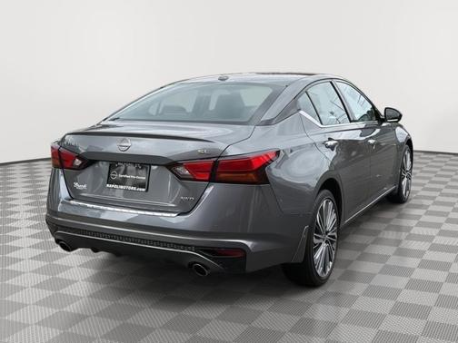 Gun Metallic 2023 Nissan Altima 2.5 SL