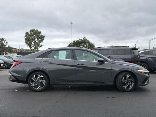 Gray 2025 Hyundai ELANTRA SEL Convenience