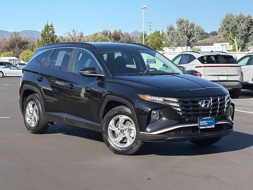 Black 2023 Hyundai TUCSON SEL