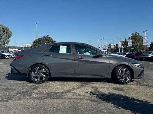 2024 Hyundai ELANTRA HEV Limited