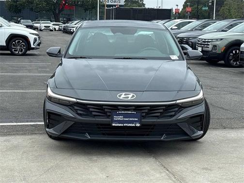 2024 Hyundai ELANTRA SE
