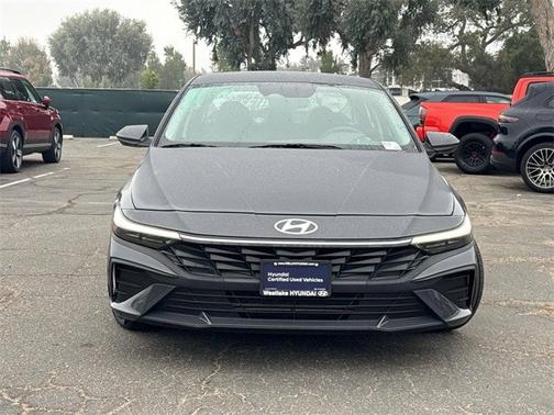 2025 Hyundai ELANTRA SE