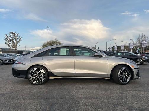 2025 Hyundai IONIQ 6 SEL