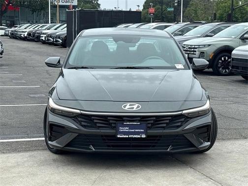 2024 Hyundai ELANTRA SE
