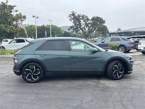 2024 Hyundai IONIQ 5 SE Standard Range