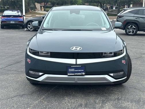 2024 Hyundai IONIQ 5 SE Standard Range