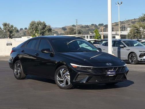 Black 2025 Hyundai ELANTRA SEL Sport