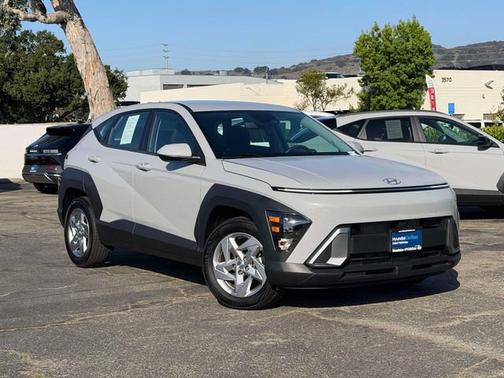 Gray 2025 Hyundai KONA SE