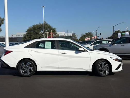 White 2025 Hyundai ELANTRA Limited
