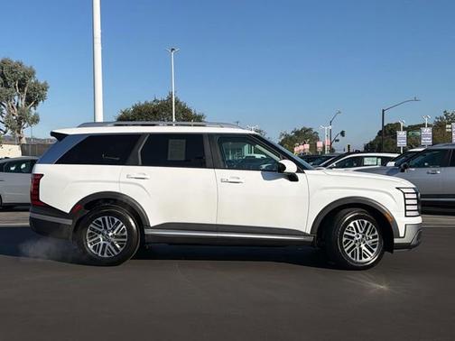 White 2026 Hyundai PALISADE SEL 8P